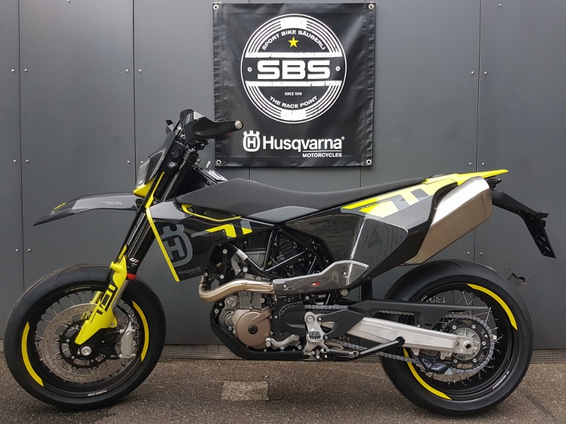 701 Supermoto 2023 schwarzer Plastik-Kit