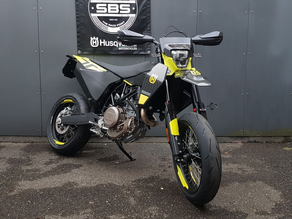 701 Supermoto 2026 Black-Edition