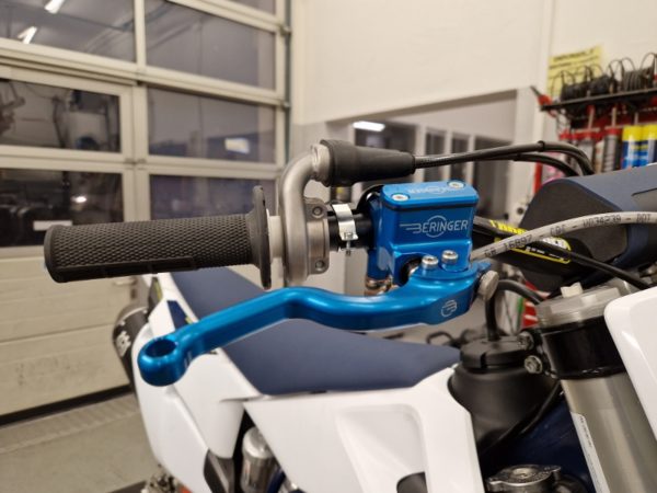 FS 450 BERINGER Aerotec® Hauptbremszylinder radial