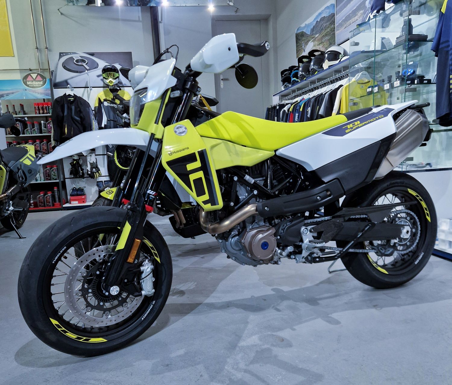 701 Supermoto 2026