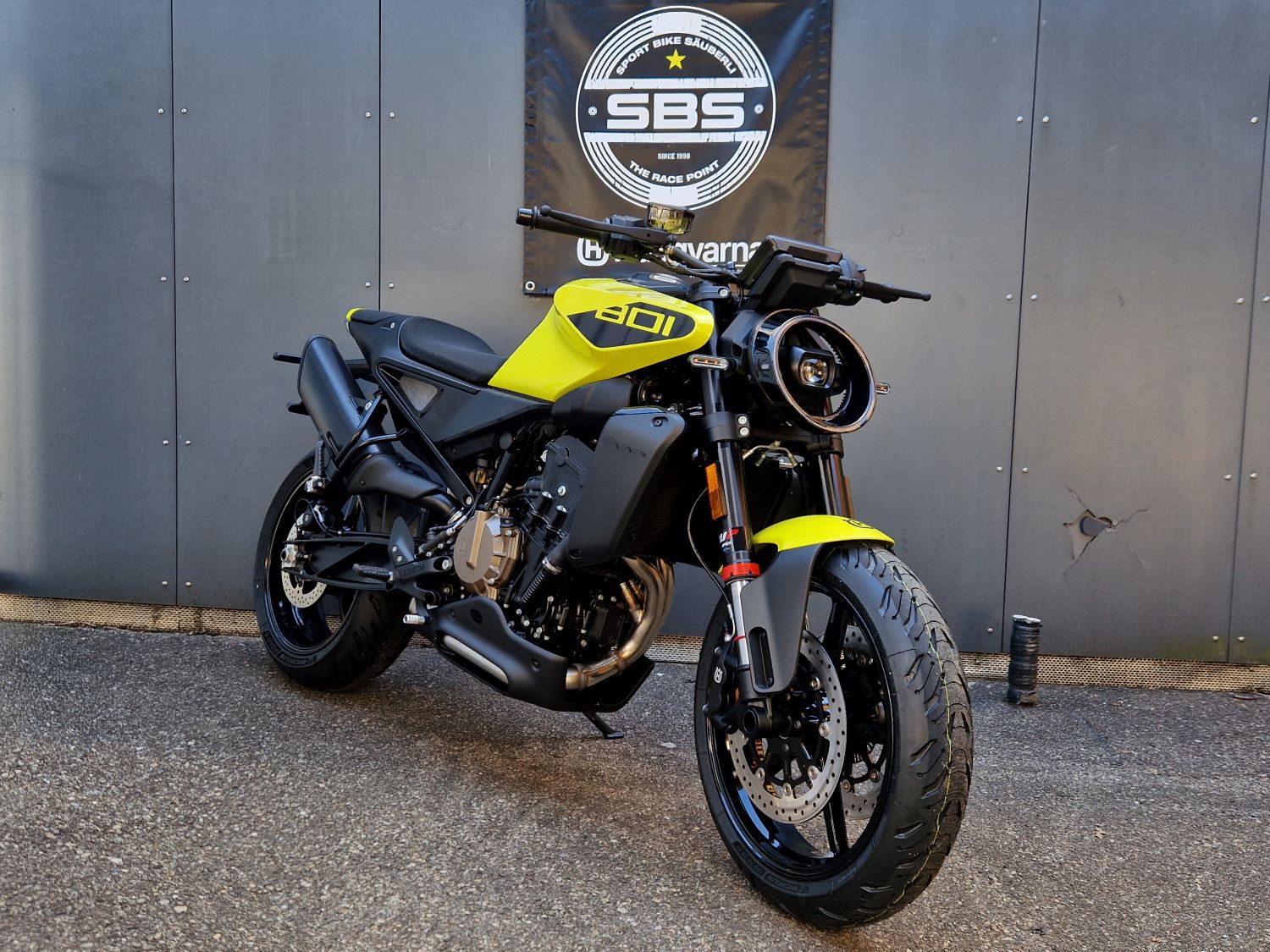 Vitpilen-801-front