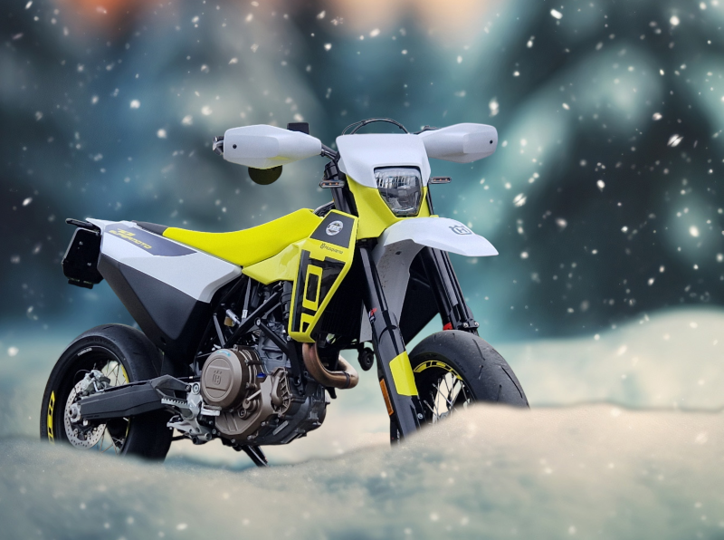 701 Supermoto Weihnachten